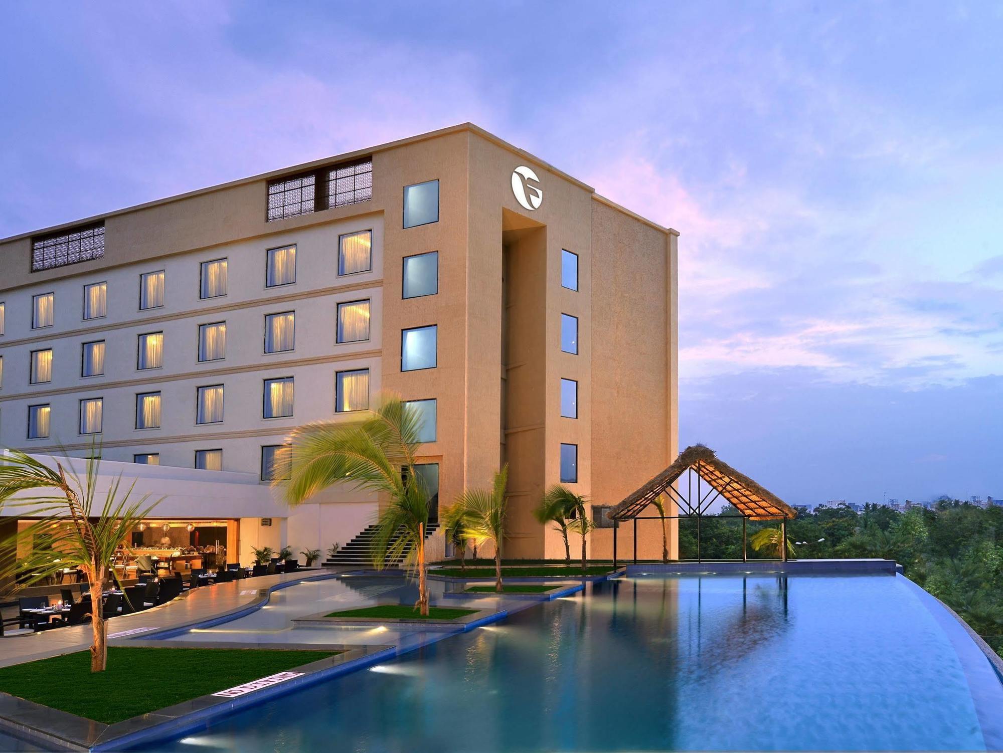 ฟอร์จูนซีเล็คแกรนด์ริดจ์ Hotel ตีรูปาติ ภายนอก รูปภาพ The Park, Mysore