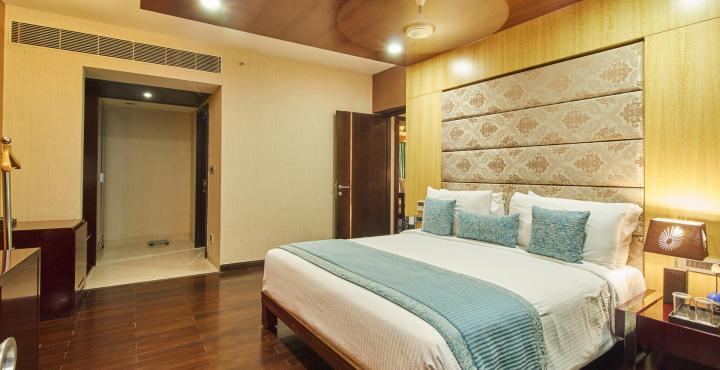 ฟอร์จูนซีเล็คแกรนด์ริดจ์ Hotel ตีรูปาติ ภายนอก รูปภาพ A room at the hotel