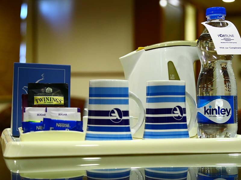 ฟอร์จูนซีเล็คแกรนด์ริดจ์ Hotel ตีรูปาติ ภายนอก รูปภาพ Knutsford Water