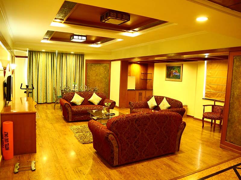 ฟอร์จูนซีเล็คแกรนด์ริดจ์ Hotel ตีรูปาติ ภายนอก รูปภาพ A suite at the hotel