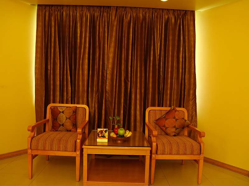 ฟอร์จูนซีเล็คแกรนด์ริดจ์ Hotel ตีรูปาติ ภายนอก รูปภาพ A room at the hotel