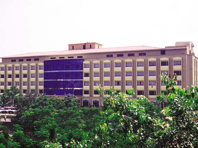 ฟอร์จูนซีเล็คแกรนด์ริดจ์ Hotel ตีรูปาติ ภายนอก รูปภาพ The University of Lahore